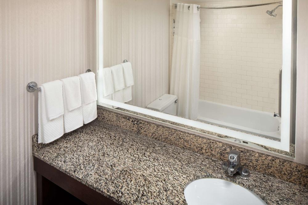 Doubletree by Hilton Washington DC Silver Spring photo 8