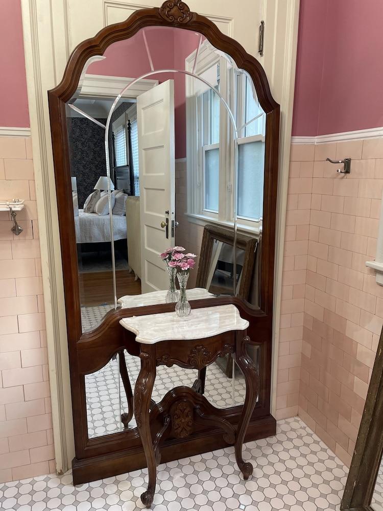 Offutt Manor photo 36