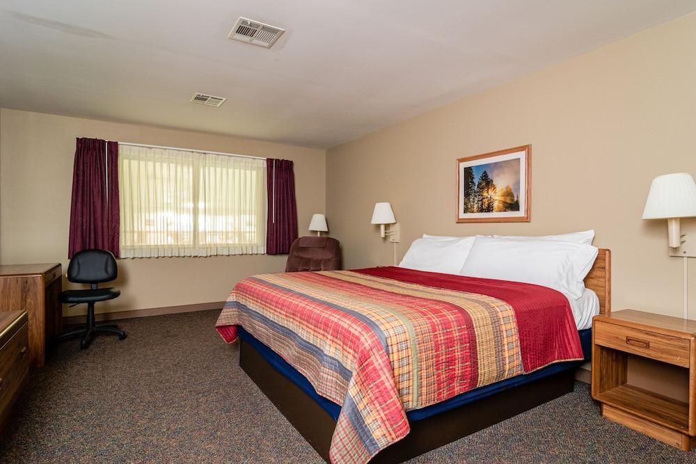 Cedarberry Inn photo 13