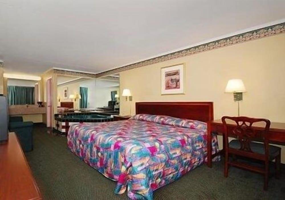 Way Inn and Conference Center photo 2