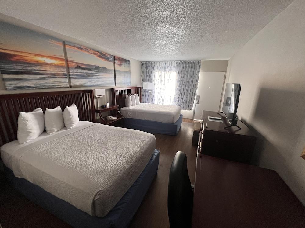 Econo Lodge Daytona Beach - Speedway photo 40