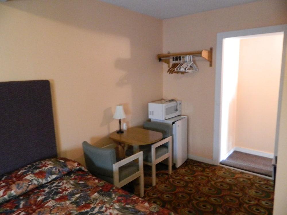 Tropizar Motel photo 10