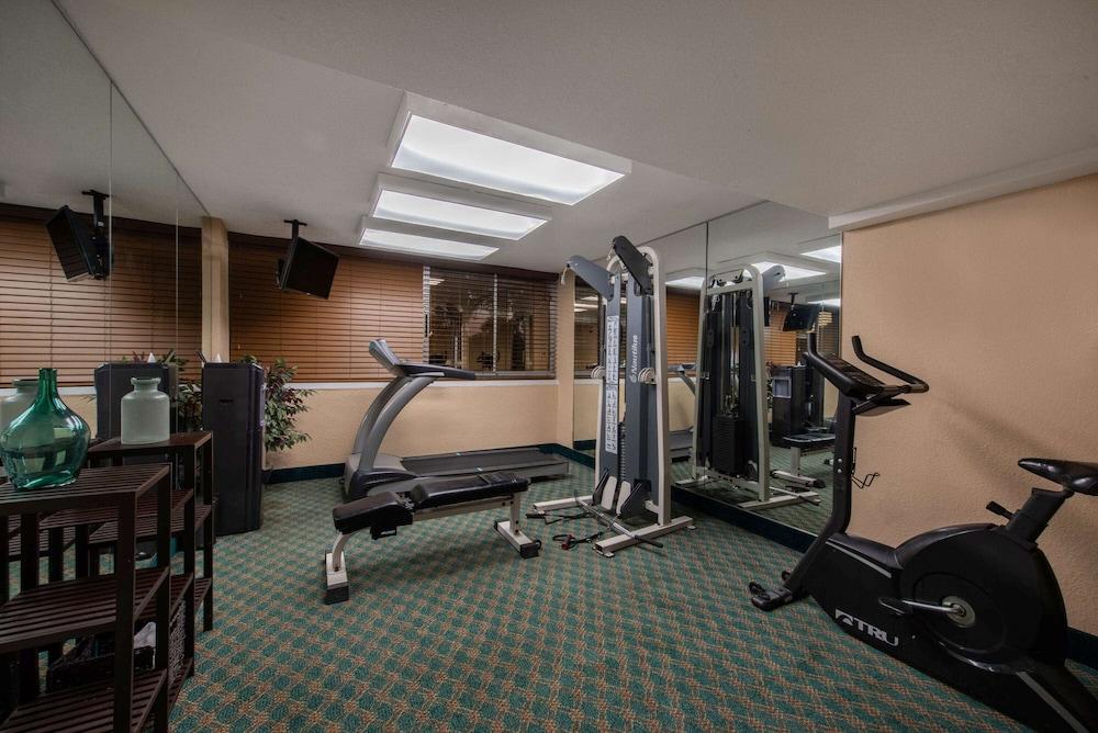 La Quinta Inn & Suites by Wyndham Deerfield Beach I-95 photo 32
