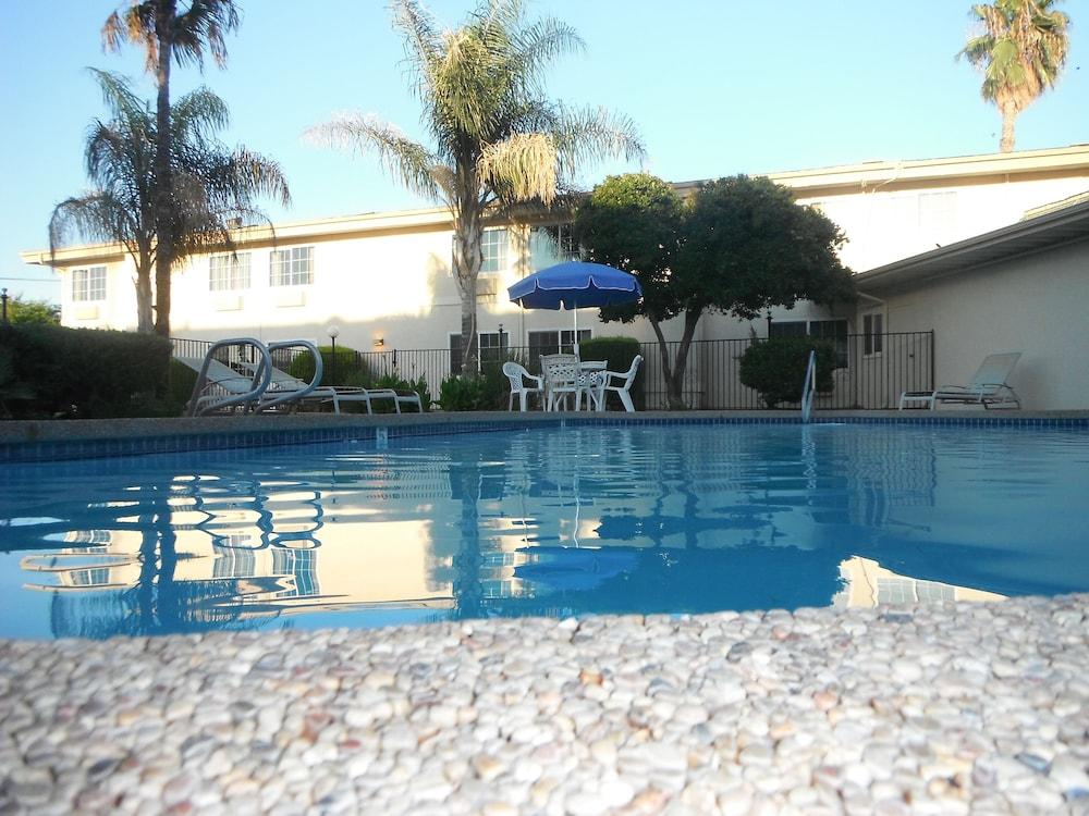 Ramada by Wyndham Merced photo 25