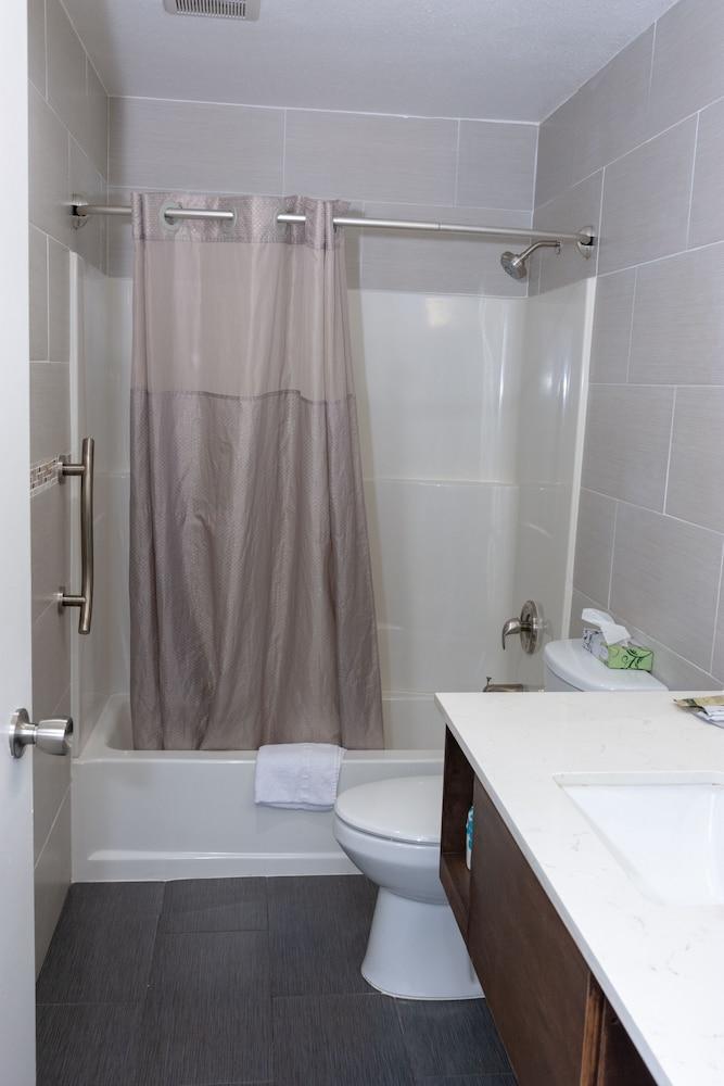 Value Inn Bellflower photo 21