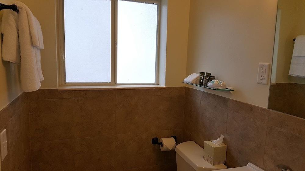 Le Cabanon Motel photo 60