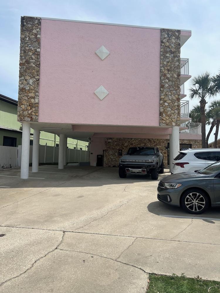 Flamingo Inn Beachfront photo 64