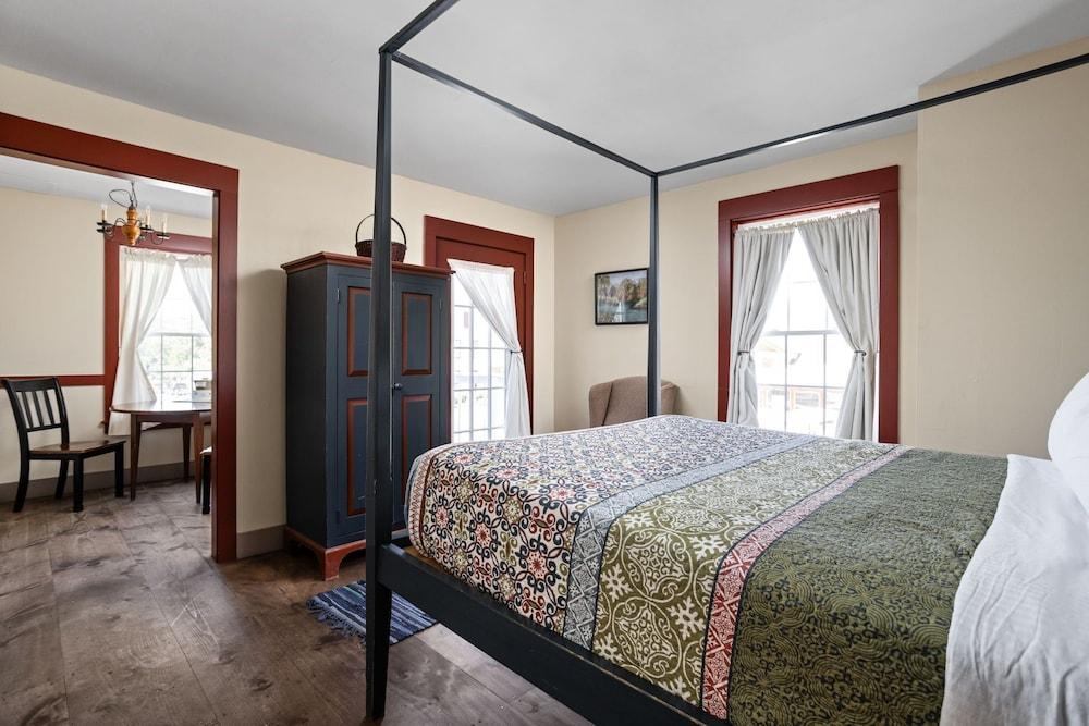 Artists Colony Inn photo 46