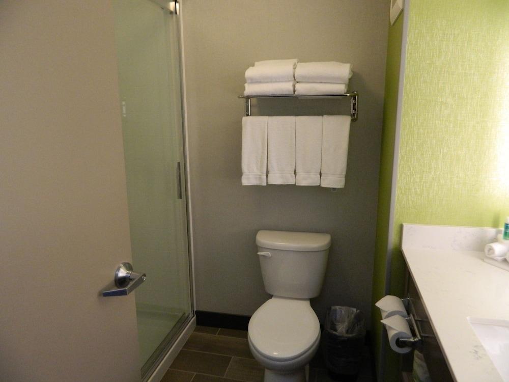 Holiday Inn Express & Suites Shippensburg by IHG photo 37