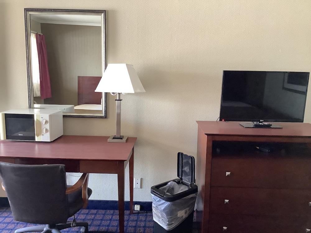 Silver Spur Vintage Inn & Suites photo 15