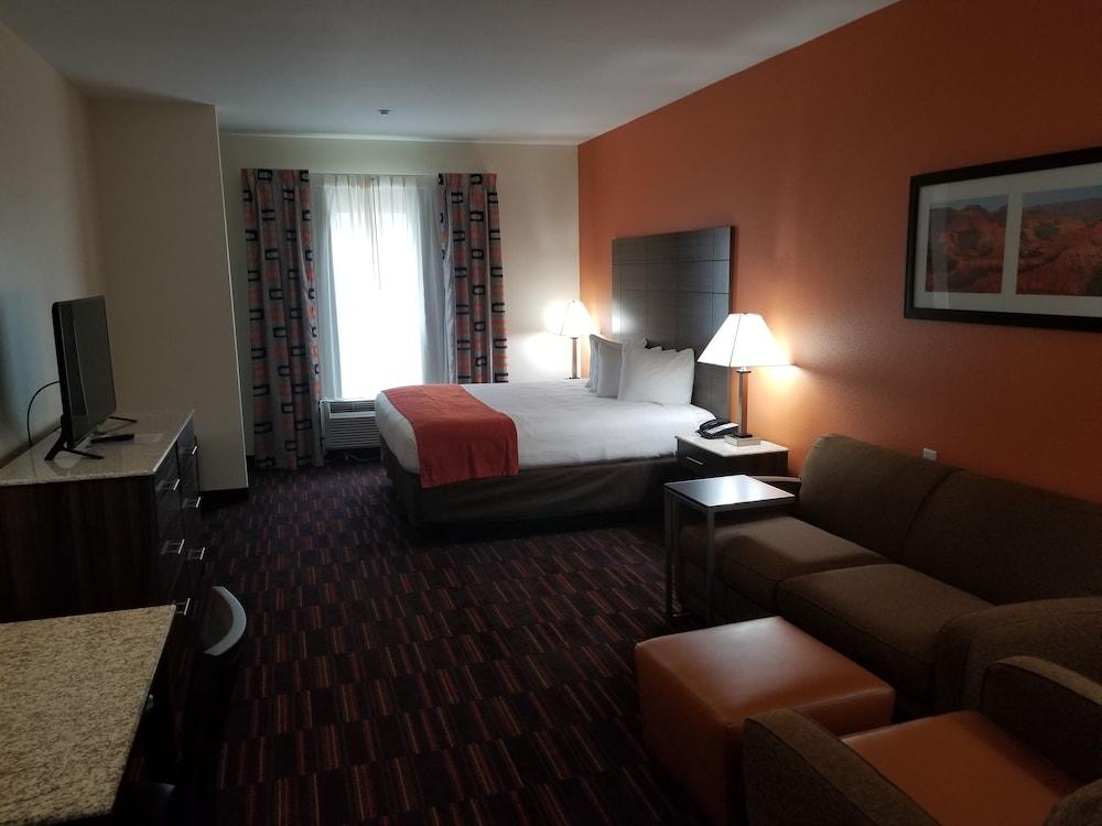 Home Away Suites photo 23