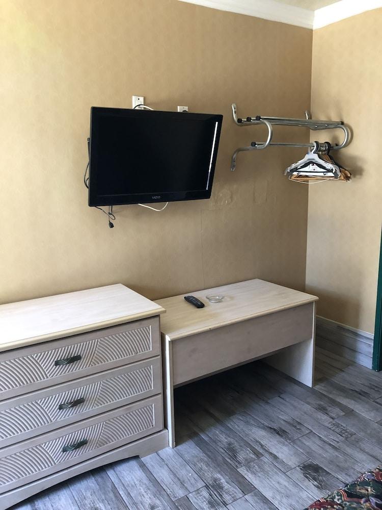 Travelers Inn photo 7