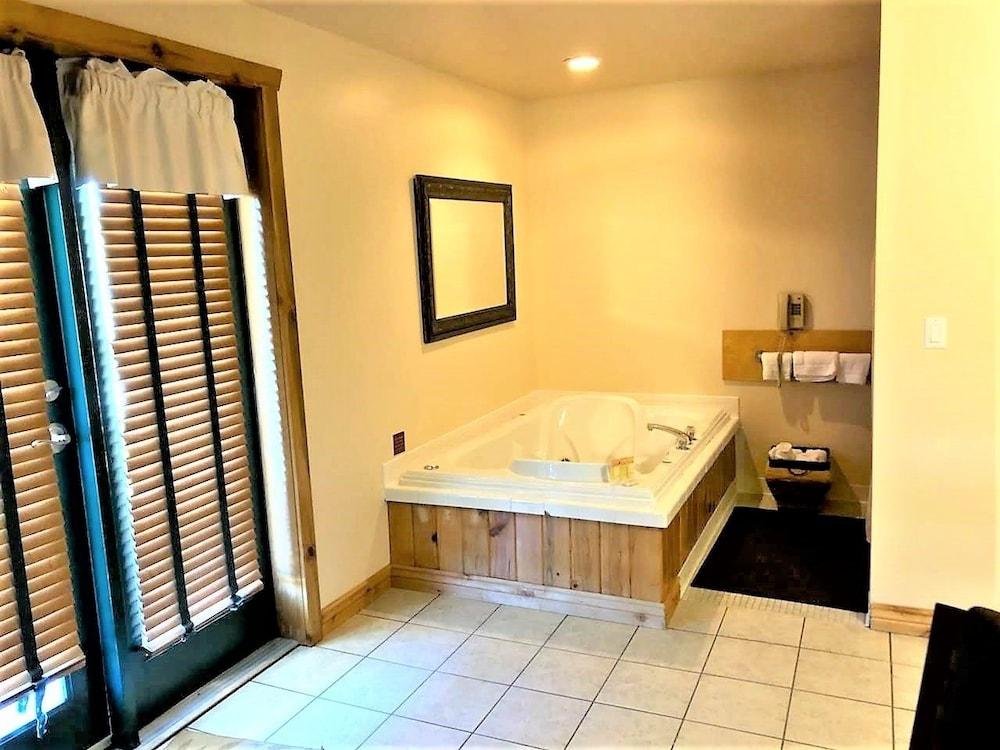 Elkhorn Mountain Inn photo 5