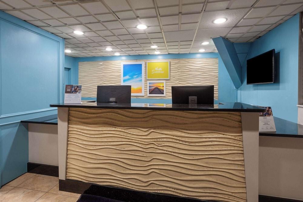 Days Inn by Wyndham Ann Arbor photo 5