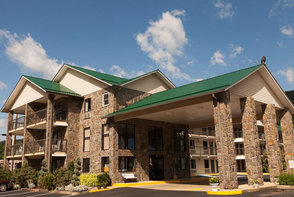 Cherokee Lodge photo 1
