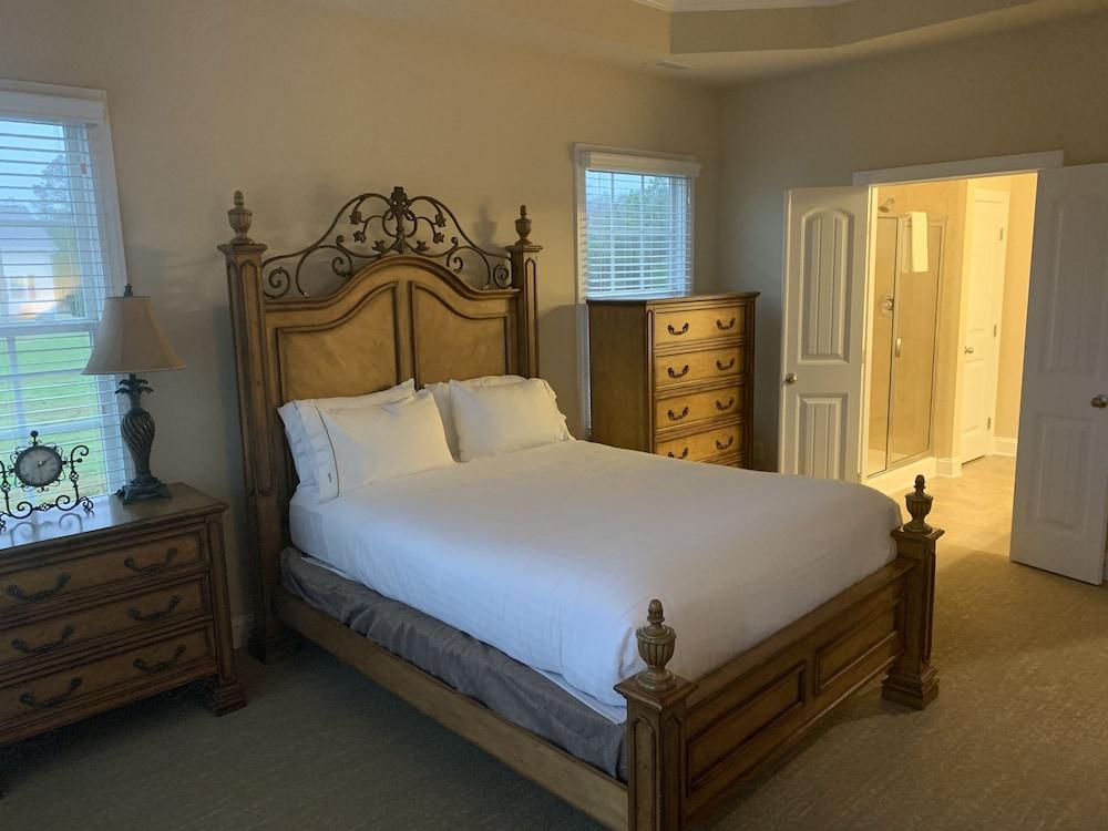 The Village at RiverLanding photo 50