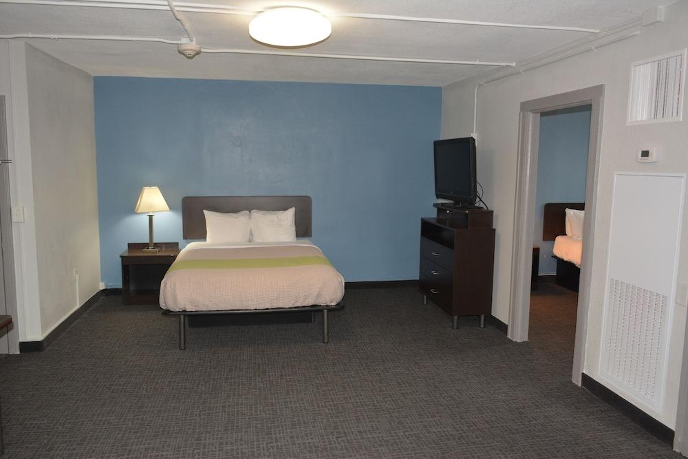 Quality Inn & Suites Kansas City Downtown photo 13