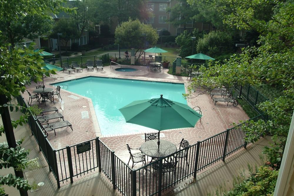 Poplar Inn and Suites photo 26