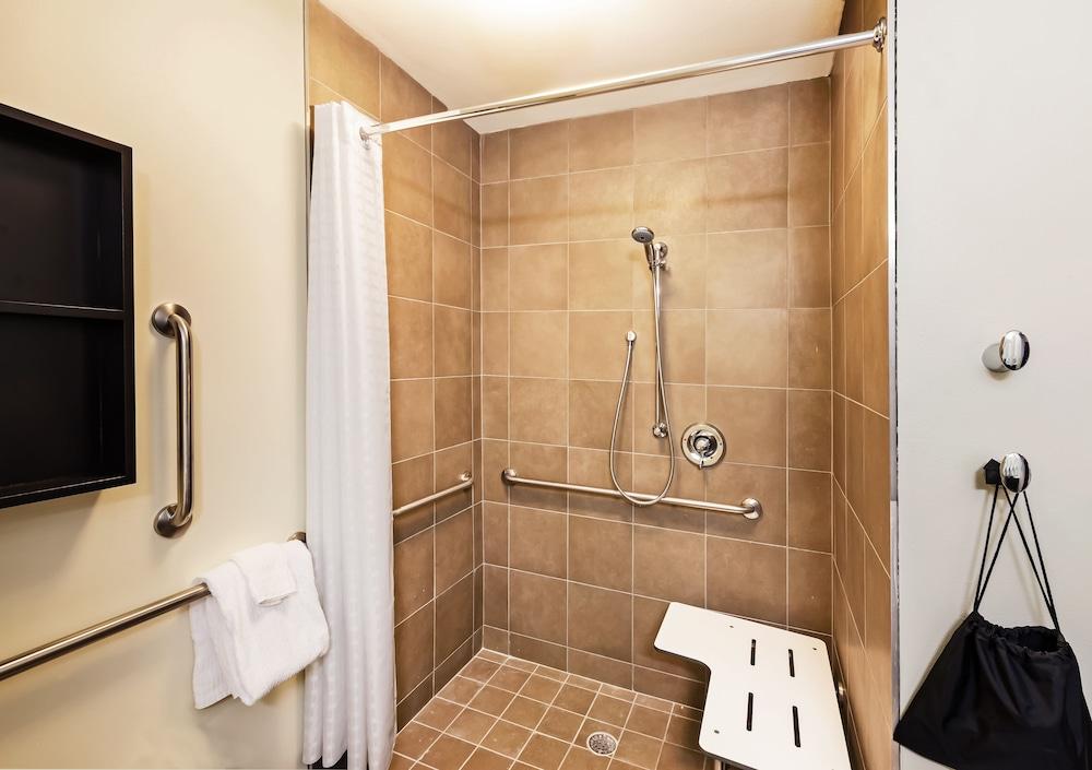 Candlewood Suites Lenexa - Overland Park Area by IHG photo 4