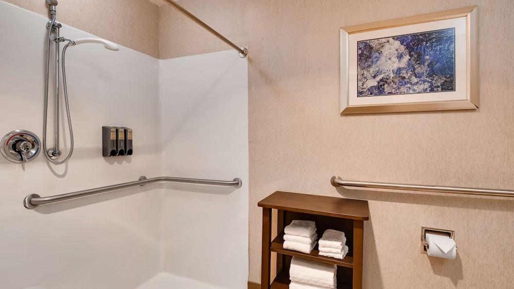 Best Western Plus River Escape Inn & Suites photo 28