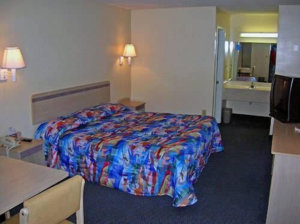 Motel 6 Portland, OR - Downtown photo 17