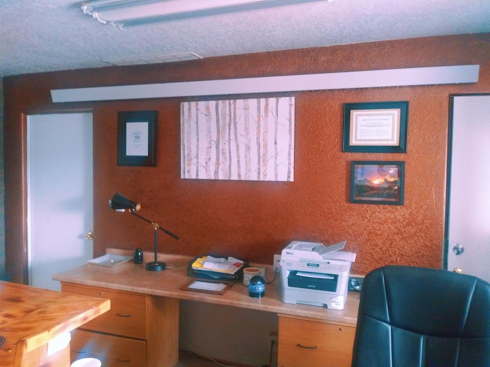 Circle S Lodge photo 39