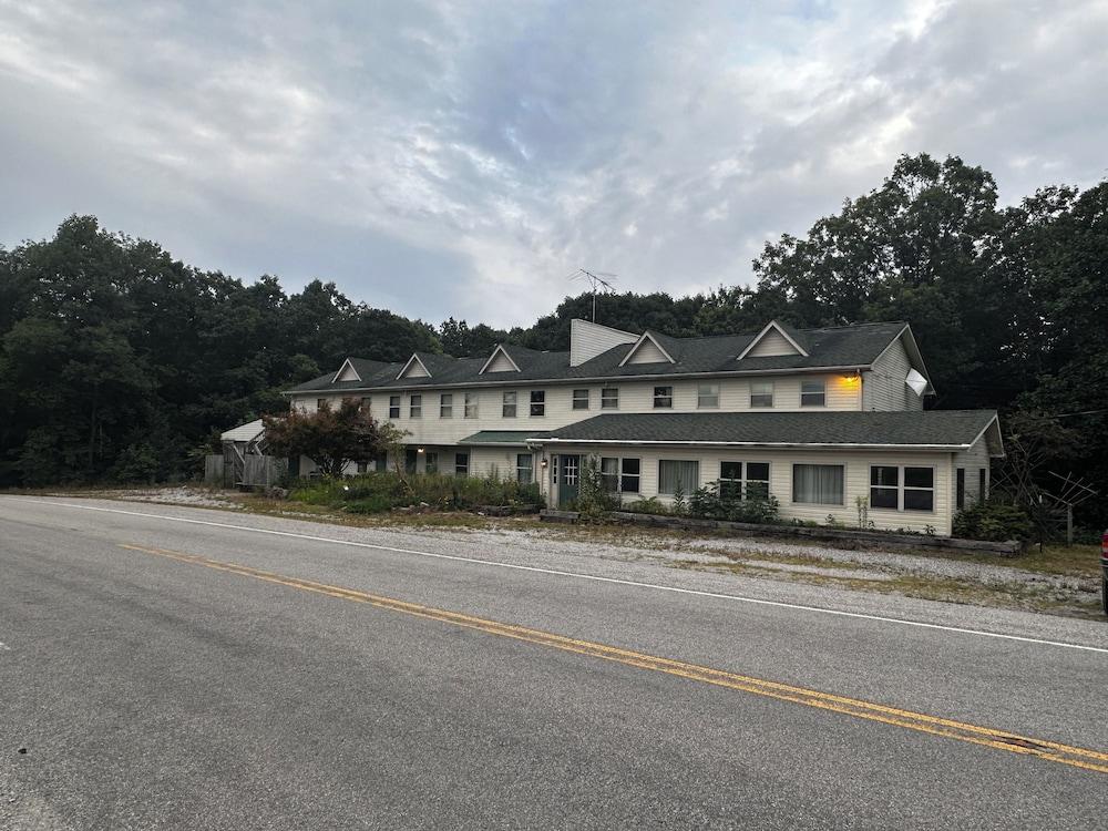 Three Bear Lodge photo 1