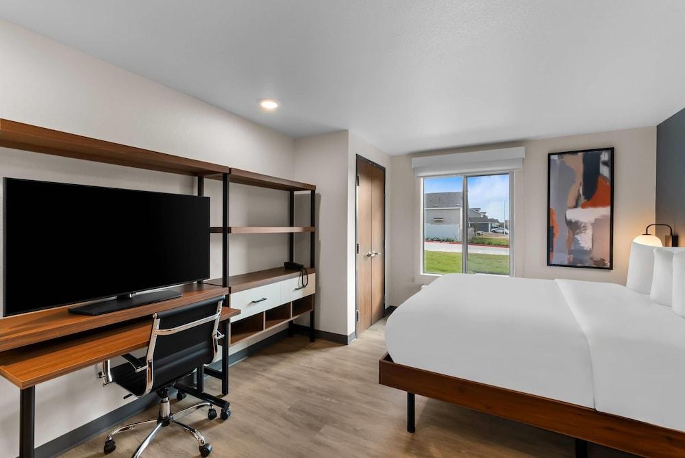 Everhome Suites Bastrop photo 5