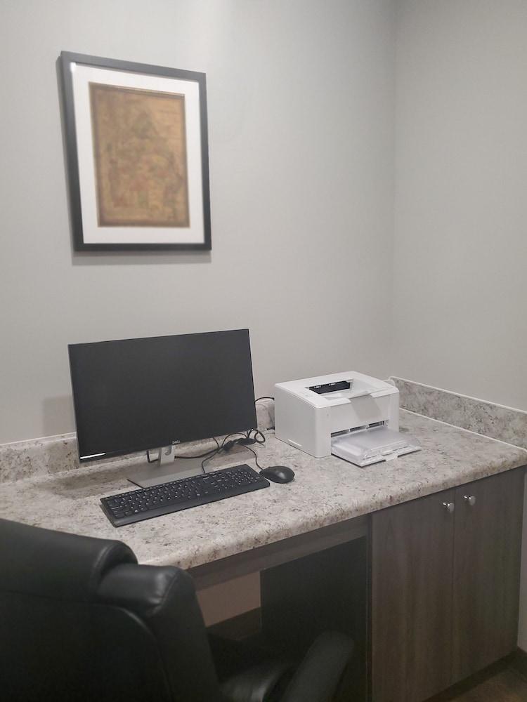 WoodSpring Suites Atlanta Airport photo 23