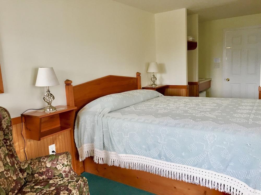 Moody's Motel & Cottages photo 55