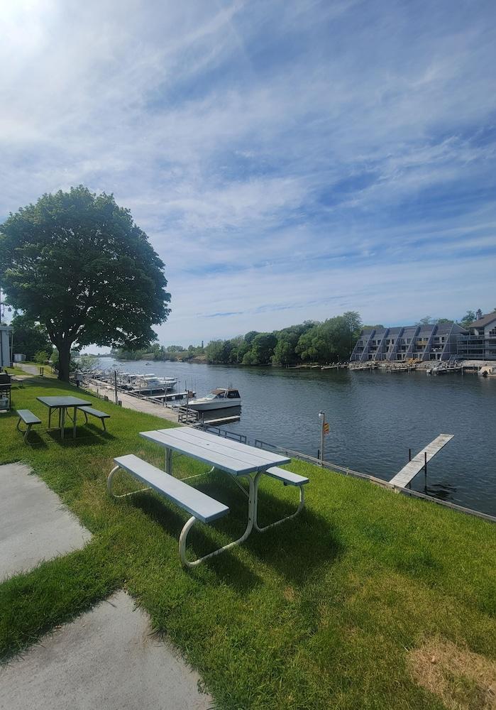 Riverside Motel and Marina Manistee photo 5
