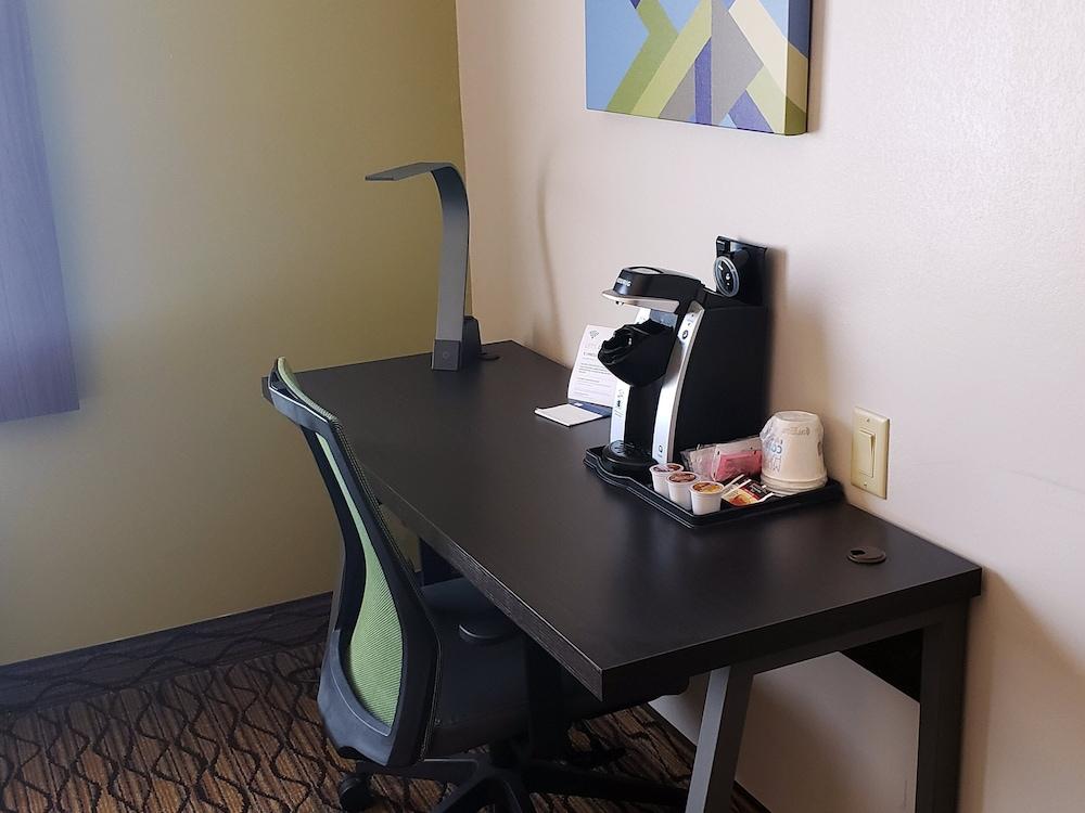 Holiday Inn Express Hotel & Suites San Angelo by IHG photo 8