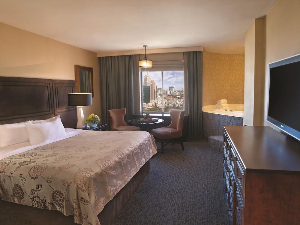 Excalibur Hotel & Casino photo 7