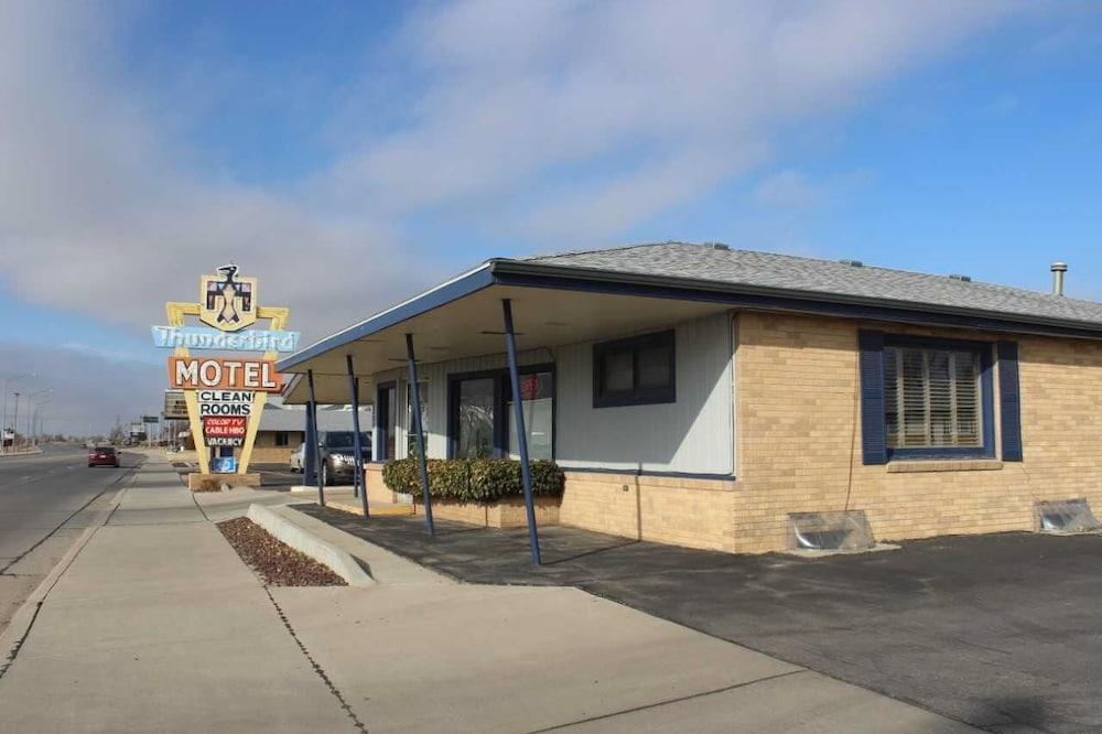 Thunderbird Motel photo 1