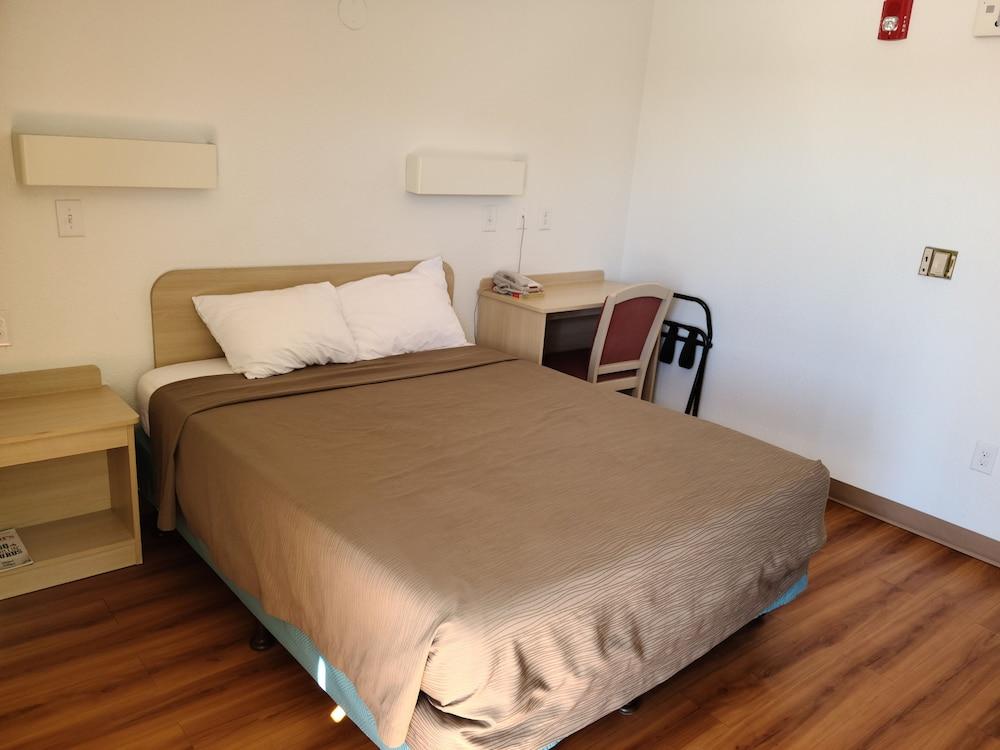 Motel 9 Las Cruces photo 2
