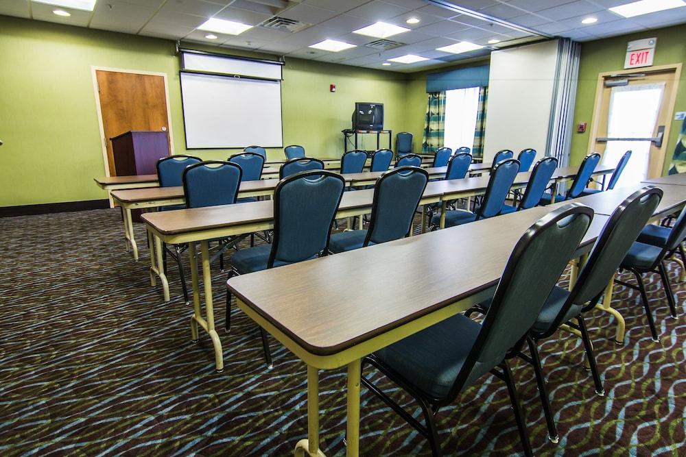 Holiday Inn Express Hotel & Suites Winchester by IHG photo 34