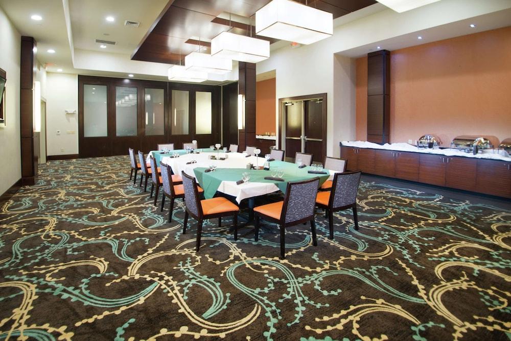 Embassy Suites by Hilton Fayetteville Fort Bragg photo 28