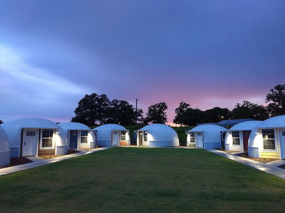 Country Dome Suites photo 13