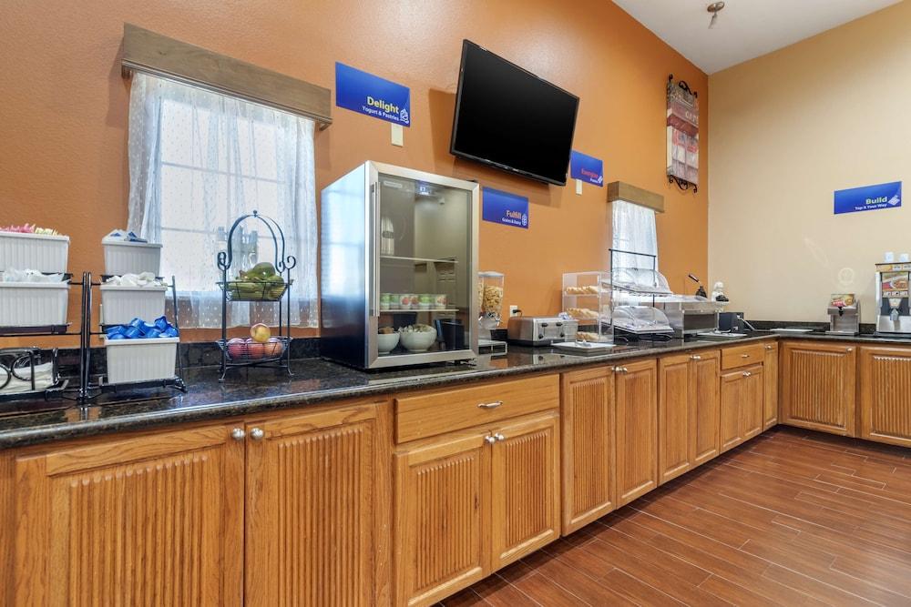 Best Western Windwood Inn & Suites photo 34