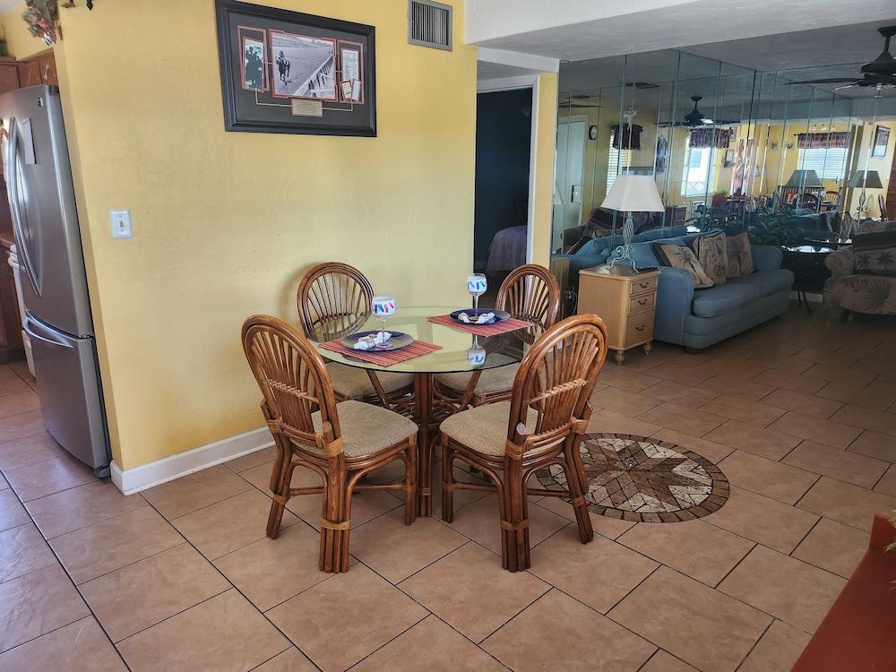 Silver Sands Motel photo 49