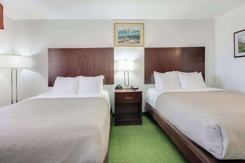 Quality Inn Belgrade - Bozeman Yellowstone Airport photo 17