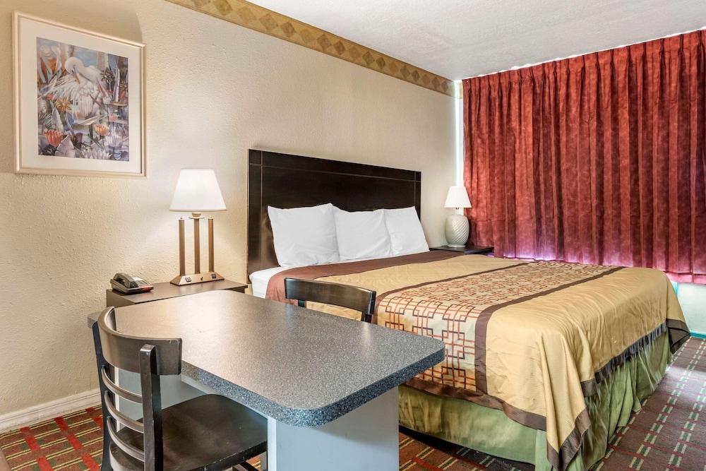 Rodeway Inn New Port Richey photo 24
