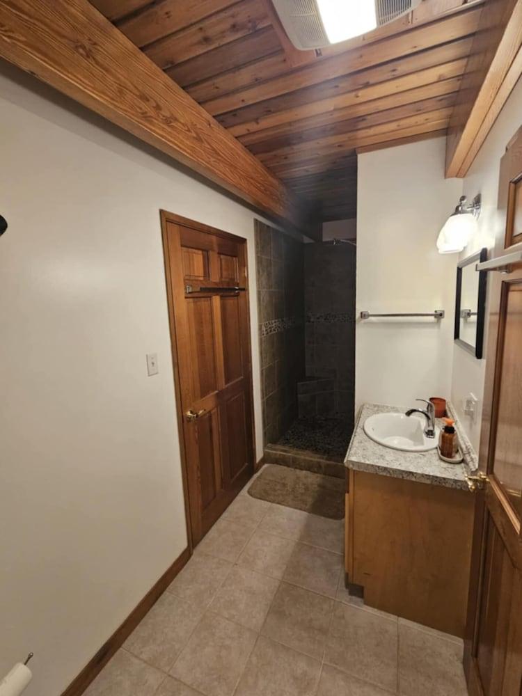 Bear Mountain Lodge photo 73