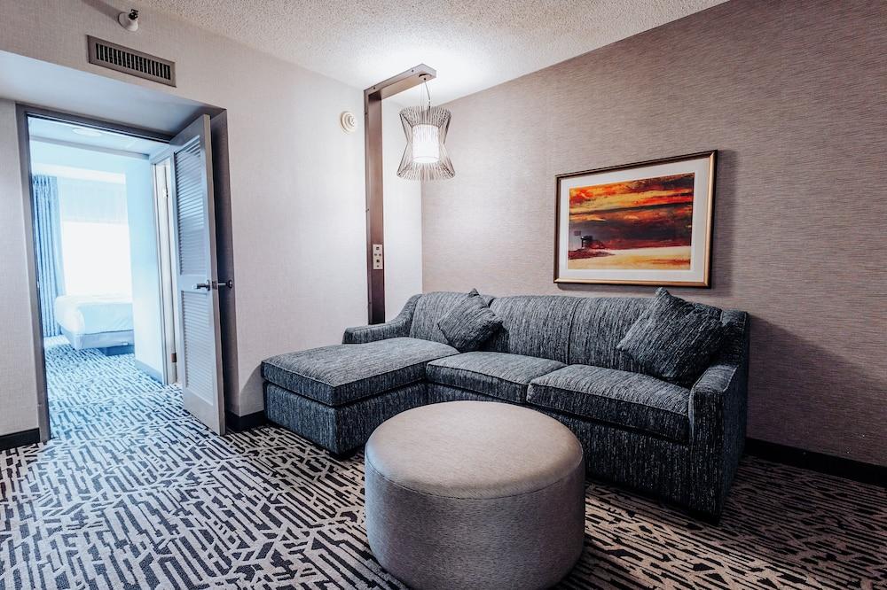 DoubleTree Suites by Hilton Htl & Conf Cntr Downers Grove photo 14