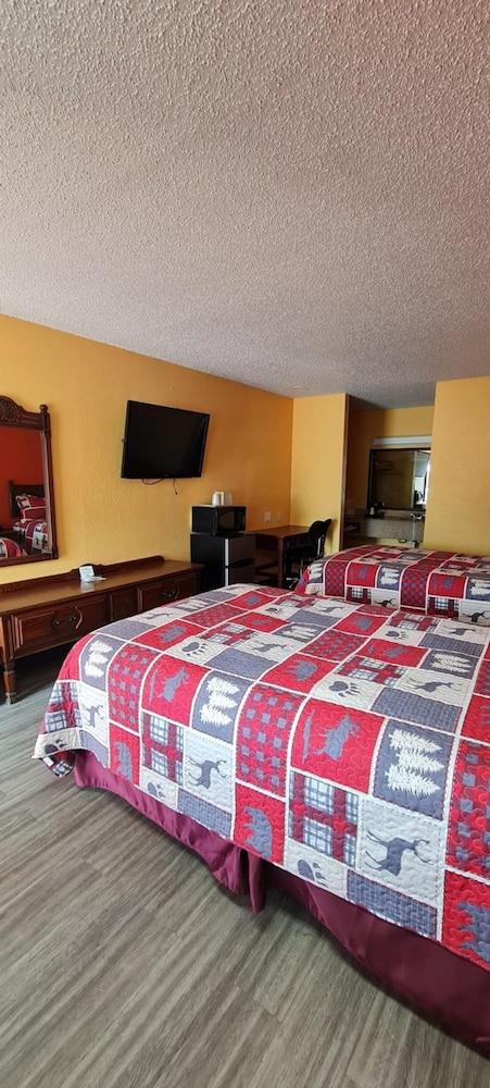 Chaparral Motel photo 30