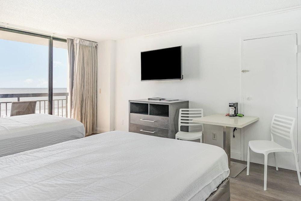 Sun N Sand Resort photo 16