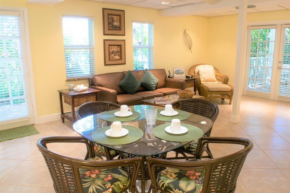 Siesta Palms By the Beach photo 63