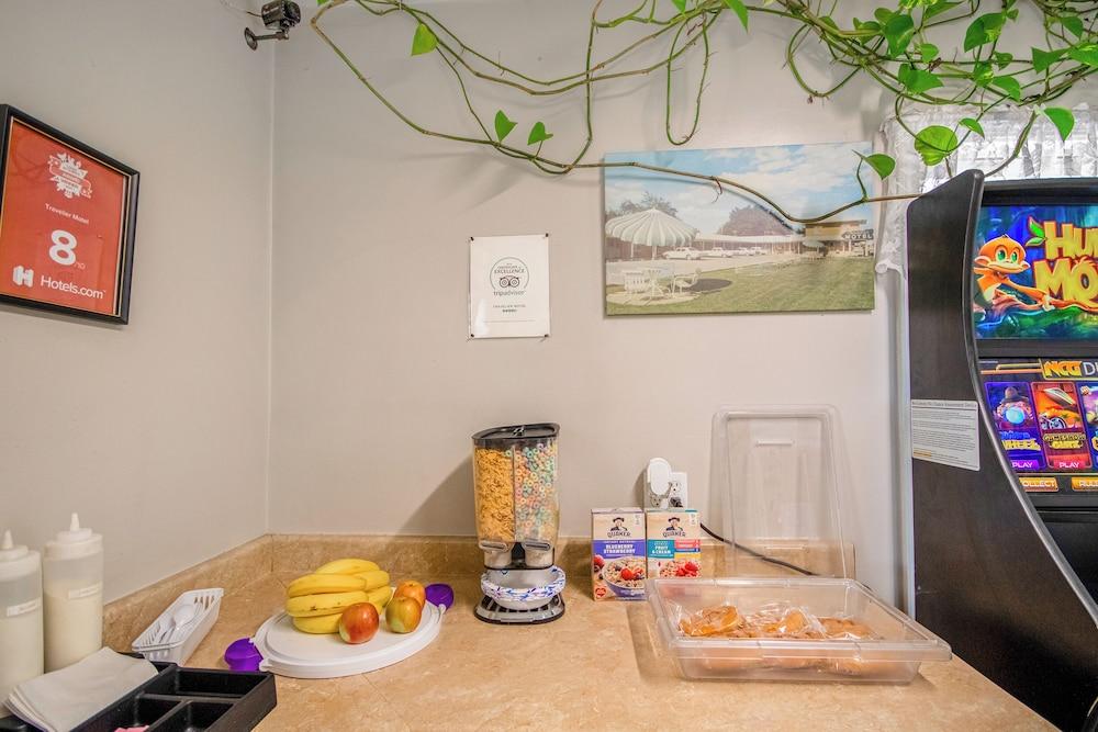 OYO Travelier Motel photo 9