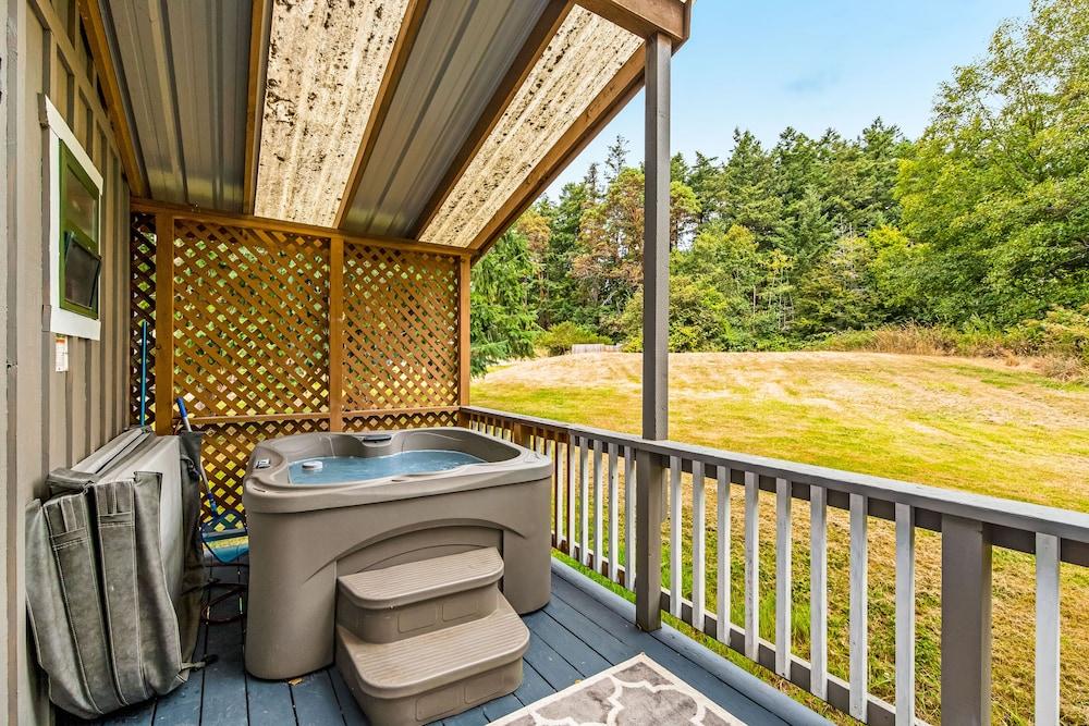 Deer Harbor Inn photo 57