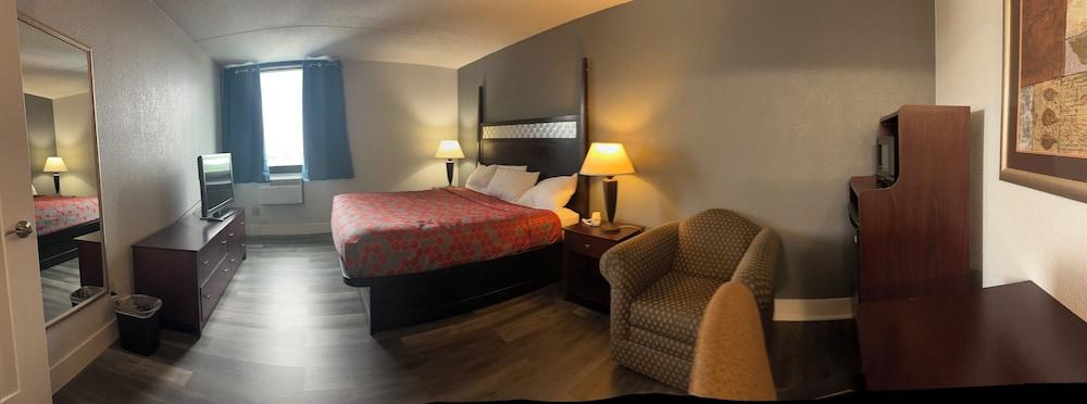 Blueway Inn & Suites Roseville photo 12